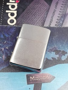二手好品相zippo,1988年拉丝光板平底小斜底之宝原装正品88年