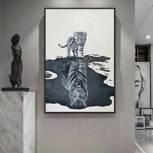 黑白色老虎小猫咪装饰画玄关手绘油画新中式客厅倒影挂画写实动物