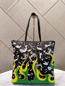 【中古优品】帝爵奢品Prada 黑色火焰尼龙购物袋