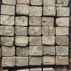 铁路旧枕木枕木火车旧枕木吊车用枕木原木垫木车用防腐木枕木花园