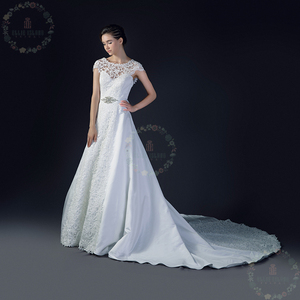 avestido优雅时尚精品重工花纹蕾丝镂空绑带长拖尾小仙女婚礼婚纱