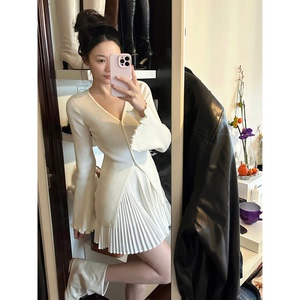 川研chunyeon套装女白色百褶半身裙芭蕾舞生服纯欲冰丝针织喇叭袖