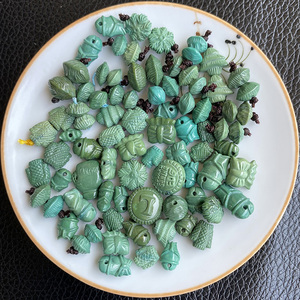 旬阳料原矿三无湖北绿松石吊坠挂件貔貅金蟾百香籽宇航员旗袍