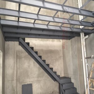 成都钢结构工字钢阳光房槽钢断桥铝门窗玻璃顶封阳台露台阁楼
