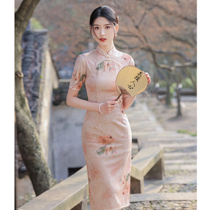粉色旗袍女夏季新中式高级感年轻款改良少女高端气质名媛祺袍优雅