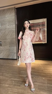 深圳南油高品质女装2024夏季新款时尚重工金线刺绣修身显瘦连衣裙