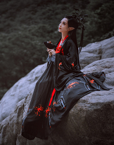 汉服女彼岸花齐胸襦裙六米摆锦鲤裙大袖衫黑红系改良