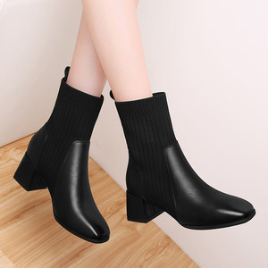 女士马丁靴冬天高跟中年妇女短靴子半桶休闲皮鞋粗跟中帮短筒百搭