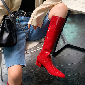 红色漆皮长靴女2023粗跟高筒女靴单靴尖头加宽宽筒洋气加大骑士靴