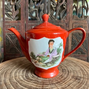 唐山陶瓷喷彩茶壶红楼梦美女侍女人物开窗珊瑚红茶具文革前老瓷器