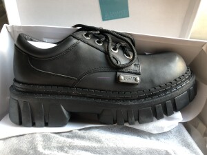 代购 unif *trail shoe 小铁牌logo 4孔系带工装女款皮鞋正品