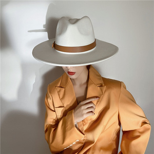 礼帽男皮
