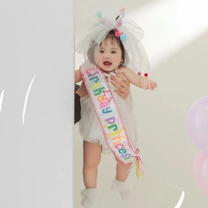儿童摄影服装宝宝周岁照拍照服装白色裙女孩一岁生日场景主题道具