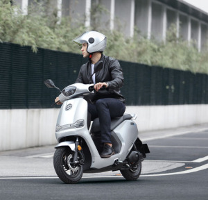 五羊本田净原a1电动车电动摩托车电动轻便摩托带原厂60v20a锂电池