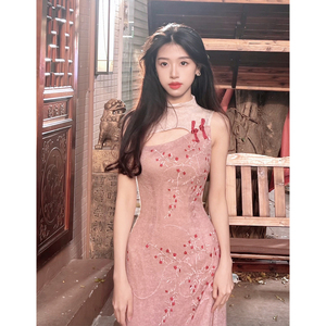 2022年新中式国风女装粉色改良旗袍设计感小众日常法式连衣裙夏季