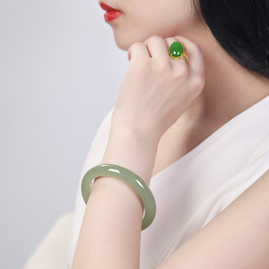 和田玉鸭蛋青细条手镯女玉镯美人镯少女手镯玉镯子青玉手镯