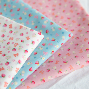日本KOKKA纯棉平纹布料可爱蝴蝶结草莓儿童宝宝裙子服装床品面料