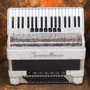 北京进口手风琴专卖店 意大利铃兰牌3排簧80贝斯手风琴