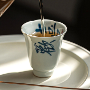 仿古青手写葵口杯手绘品茗杯小茶杯功夫陶瓷家用客杯喝茶专用茶碗