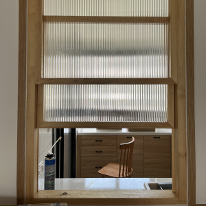 厨房传菜窗 提拉窗 上下折叠窗 实木推拉长虹玻璃木窗 原木极简窗