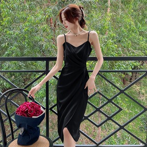 高级设计感小众法式吊带裙外搭收腰显瘦气质长裙子黑色连衣裙女夏