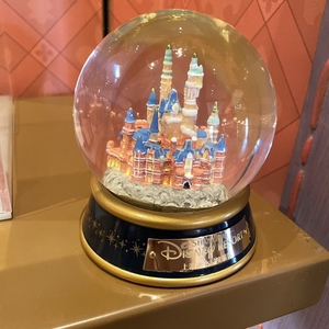 上海迪士尼代购城堡水晶球纪念品迪士尼闪光亮片礼物