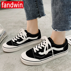 大学生帆布鞋男女情侣款韩版潮鞋贝壳头黑色高中学生板鞋体育课鞋