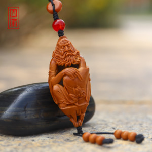 周派周泉兴瘦骨钟馗挖耳罗汉橄榄核单子文玩纯手工雕刻手机钥匙链