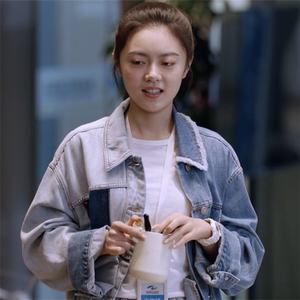 林浅同款衣服露肩