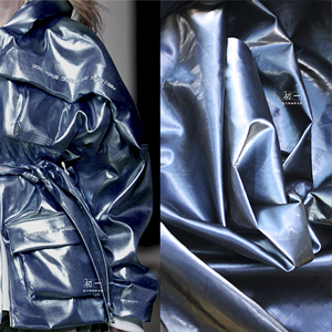 深蓝pu皮革 潘多拉中厚 亮光无弹反光可水洗服装布设计师面料