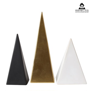 欧式现代黑白金色陶瓷几何金字塔方锥形样板房电视柜三角锥体摆件