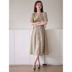 茶色衣服
