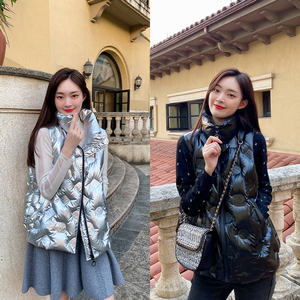 烈儿亲亲羽绒服