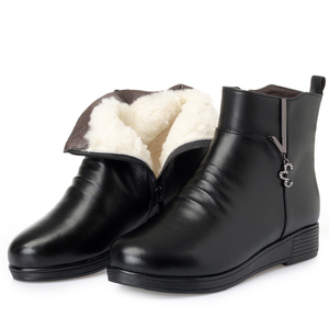 足力健妈妈短靴中老年人保暖加绒真皮平底防滑皮鞋女冬大码羊毛