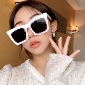 2021欧美方框白色墨镜女个性嘻哈眼镜时尚街拍新款凹造型太阳镜潮