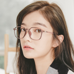 中学生近视眼眼镜