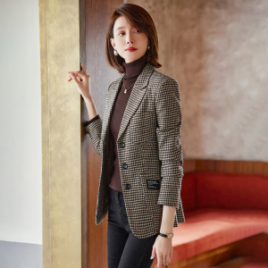 毛呢西装外套女秋冬羊毛2024新款复古中年妈妈短款女士格子小西服