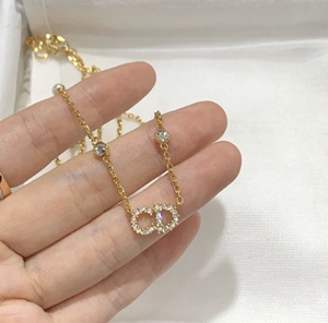 新款dior/迪奥项链女经典cd字母珍珠镶钻项坠八芒星吊坠锁骨链