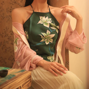 画上去的~真丝小吊带桑蚕丝挂脖诱惑肚兜式内衣女性感汉服睡衣