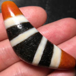 牛角珠线珠 西藏老天珠真品 九眼石至纯天珠 吊坠 项链 千年原矿