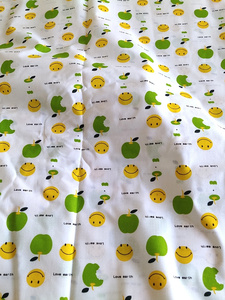 卡通笑脸苹果全棉斜纹床品面料定制幼儿园床单被罩枕套纯棉平纹布