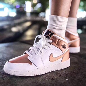 陈老师 air jordan 1 mid aj1 玫瑰金中帮女子篮球鞋 555112-190