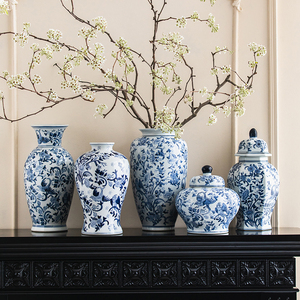 青花瓷花瓶釉下彩手绘1300℃高温陶瓷摆件新中式客厅博古架装饰品