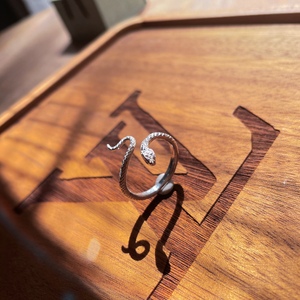 观唐银匠 纯手工制作灵蛇戒指女足银999蛇型戒指时尚小众轻奢定制