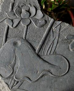 老石器老石雕古董清代太湖石高浮雕莲花天鹅图大石件茶台茶桌摆件