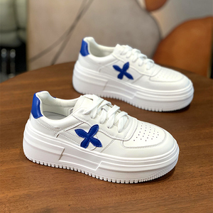 真皮网红四叶草休闲小白鞋女2022新款秋百搭厚底松糕炸街休闲板鞋