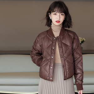 joliment咖啡色菱格短款羽绒服女冬季新款两面穿小个子白鹅绒外套
