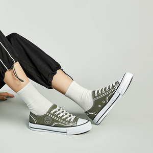 卓诗尼春新款单鞋女潮鞋韩版侧面鞋带发光圆头防滑帆布鞋女