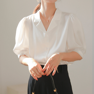 泡泡袖白衬衫女春夏款短袖v领上衣设计感小众复古法式灯笼袖衬衣