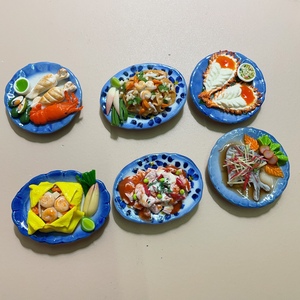 泰国创意冰箱贴手工粘土街边夜市美食磁力陶瓷烤虾鱼炒河粉鱿鱼